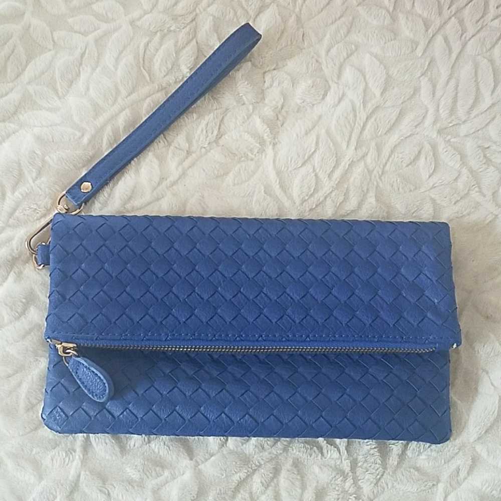 NWOT Urban Expressions Clutch